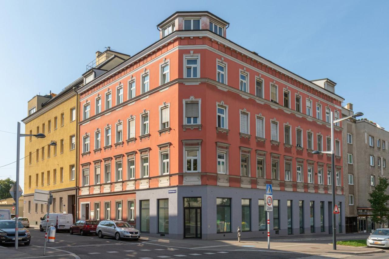Studio Vienna Central Station Exterior photo